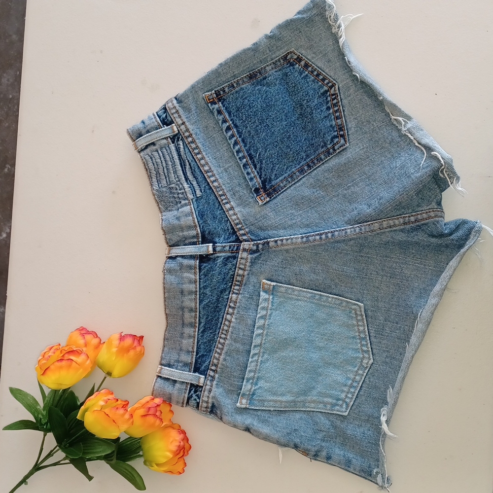 Revice shorts - Picture 3 of 10